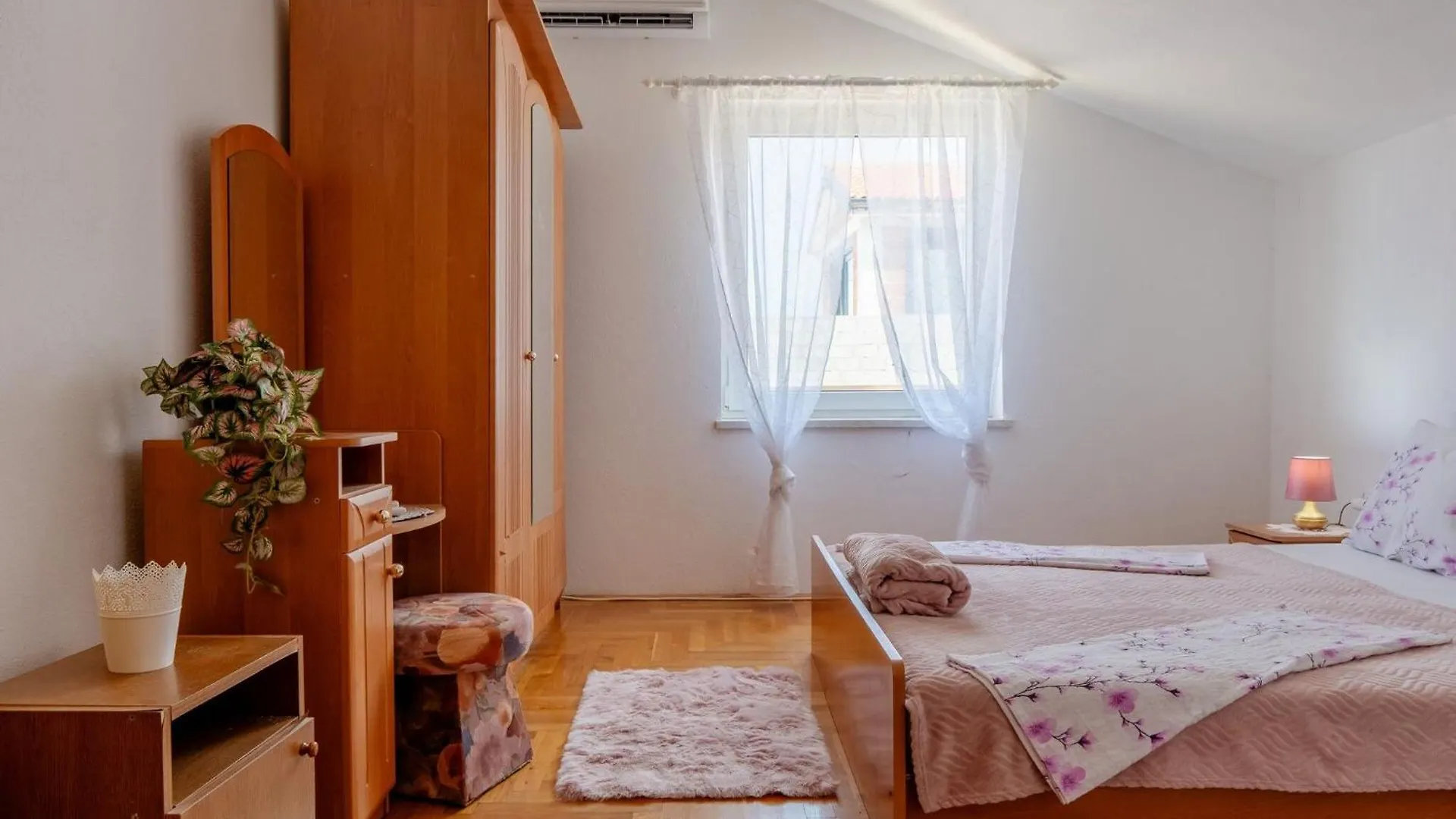 Apartments Bozena Vir 0*,  Croatia
